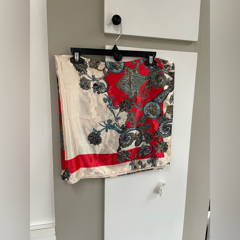 NWT SATIN PRINTED SCARF